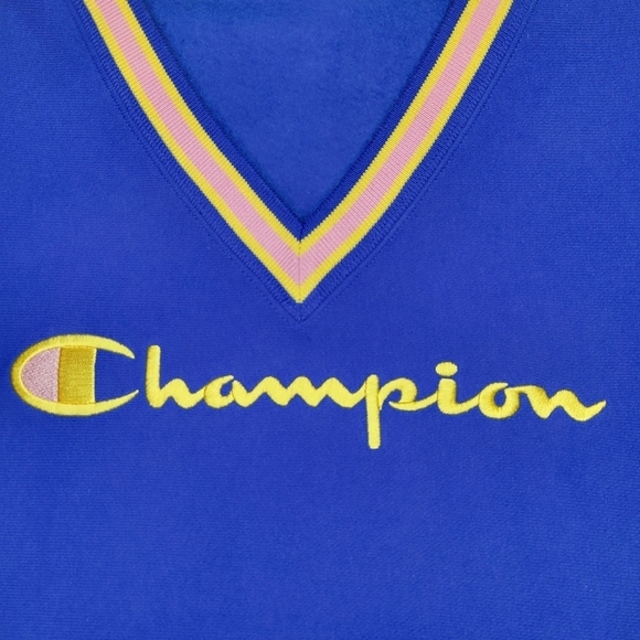 [Rare Find] CHAMPION X URBAN OUTFITTERS Exclusive V-Neck Sweatshirt Blue Size S - Picture 14 of 14
